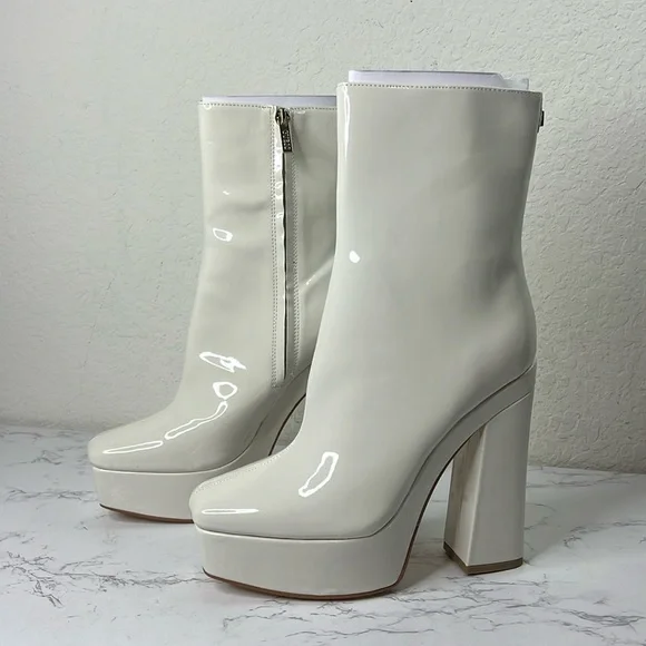 GUESS - White 1-1/2" Platform Cushioned Logo Byra Square Toe Block Heel Size - Picture 4 of 13